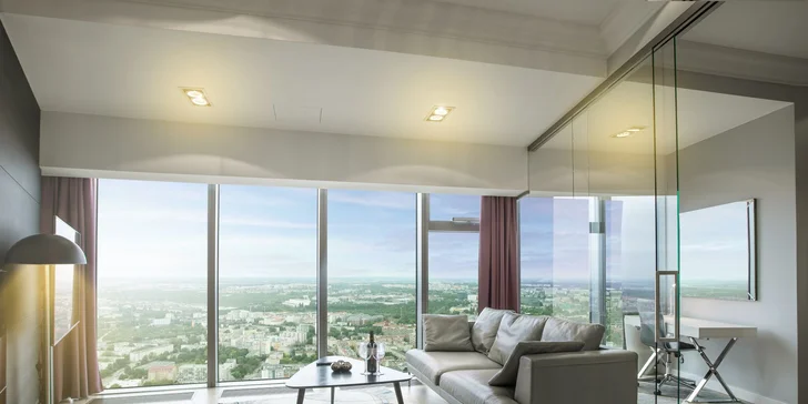 Luxusní apartmány ve Sky Tower: nejvyšší budova Wrocławi a nedávno i Polska, možnost jacuzzi