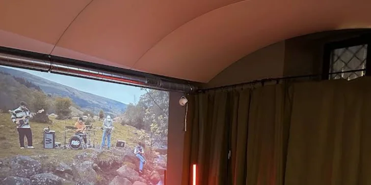 2-5 soukromých lekcí zpěvu nebo hry na hudební nástroj dle výběru