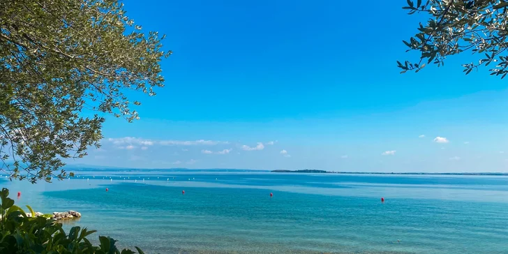 Lago di Garda: 4* hotel s bazénem a panoramatickou terasou hned u jezera, strava v ceně