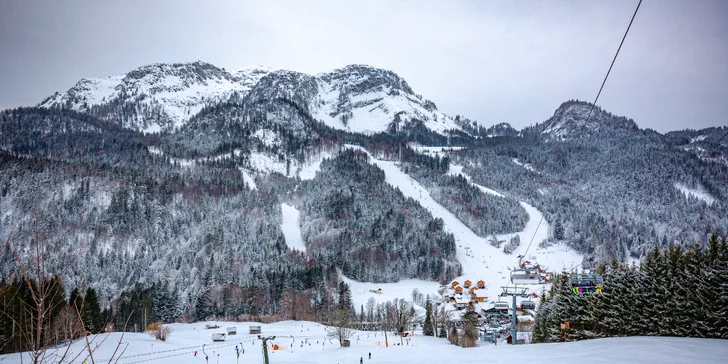 Zima v rakouských Alpách: regionální polopenze, venkovní sauna a 1denní skipas