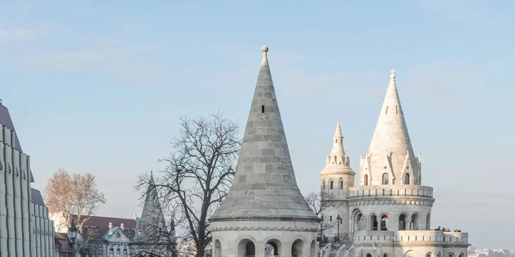 Adventní trhy a lázně v Budapešti: letenky z Prahy, 2 noci v hotelu i návštěva vánoční vesničky