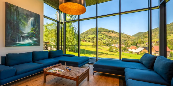 Moderní vila v přírodě Malé Fatry: panoramatické výhledy, terasa, krb, sportoviště i privátní wellness