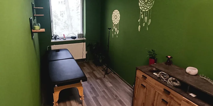 Perfektní relax: uvolňující masáž obličeje, zad a šíje, nohou i celého těla vč. baňkování