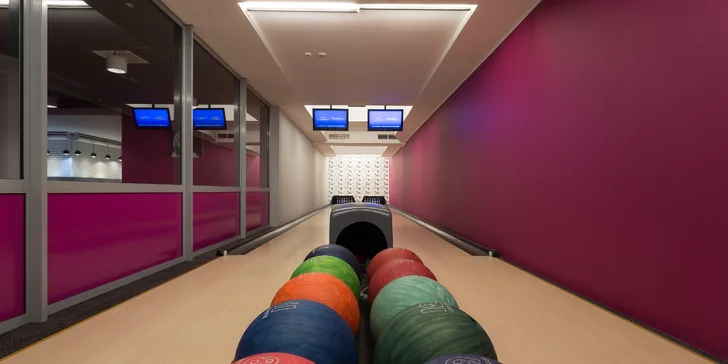 V hoteli sú tiež dve bowlingové dráhy.