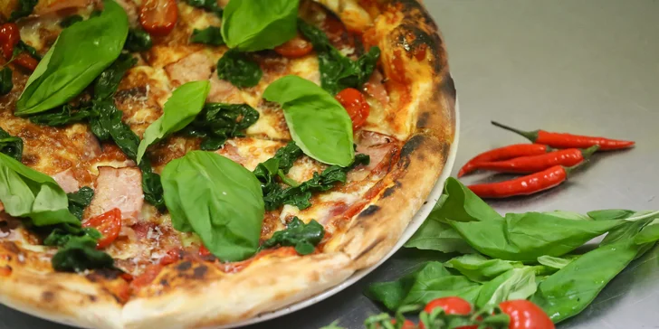 Radosť vám určite spraví aj darčekový poukaz na 1 ks pizze v Pizzérii Pavone, ktorý získate k pobytu zdarma.