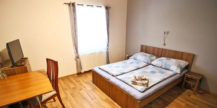 Dostanete láhev vína a lázeňské oplatky. 