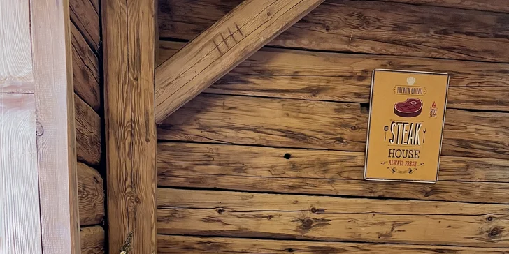 Pohádkové ubytování v šumavské roubence: výhled na Královský Hvozd, možnost snídaní