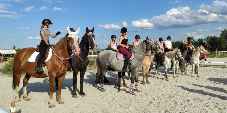 Zážitek pro malé i velké: vyjížďka na koni i na poníkovi v přírodě na ranči