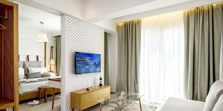 Adults only dovolená na Krétě: 4* hotel přímo u pláže, all inclusive, bazén, letenky