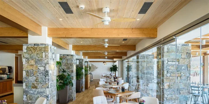 Adults only dovolená na Krétě: 4* hotel přímo u pláže, all inclusive, bazén, letenky