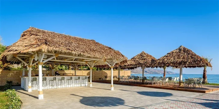 Adults only dovolená na Krétě: 4* hotel přímo u pláže, all inclusive, bazén, letenky
