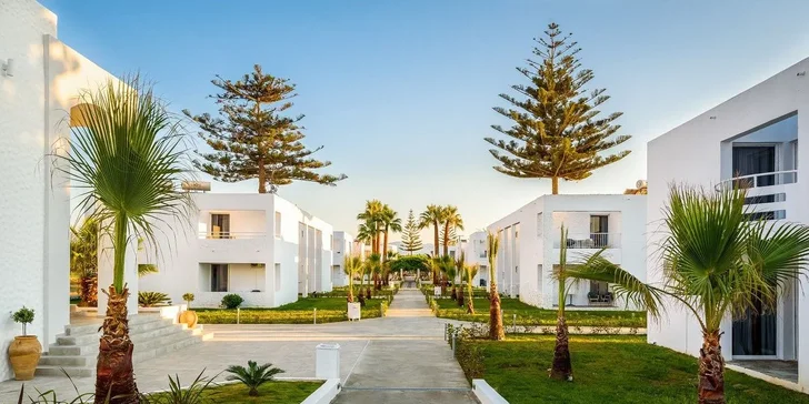 Adults only dovolená na Krétě: 4* hotel přímo u pláže, all inclusive, bazén, letenky