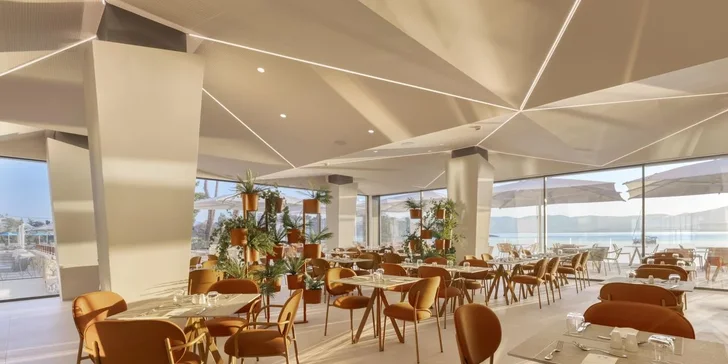 Řecko letecky: hotel Mirage Chalkida City Resort***** přímo u pláže, infinity bazén i snídaně