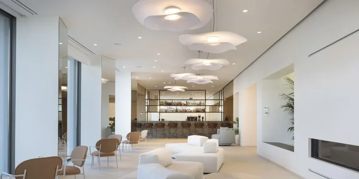 Řecko letecky: hotel Mirage Chalkida City Resort***** přímo u pláže, infinity bazén i snídaně