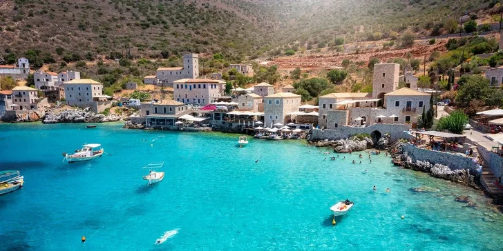 Řecko letecky: hotel Mirage Chalkida City Resort***** přímo u pláže, infinity bazén i snídaně