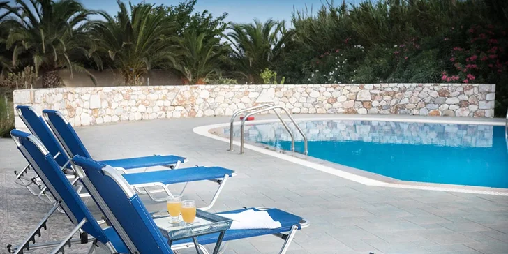 Dovolená na řeckém ostrově Skyros: 2* hotel Angela se snídaní, bazén i letenky