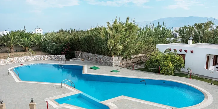 Dovolená na řeckém ostrově Skyros: 2* hotel Angela se snídaní, bazén i letenky