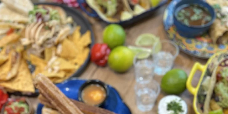 Tříchodové menu v mexické restauraci v centru Brna: tacos, quesadilla, burrito i tequilla