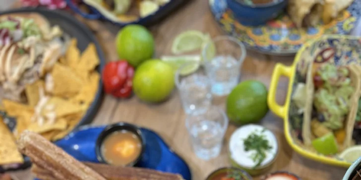 Tříchodové menu v mexické restauraci v centru Brna: tacos, quesadilla, burrito i tequilla