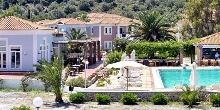 Ostrov Lesbos letecky: hotel Panselinos*** u pláže, polopenze i bazén
