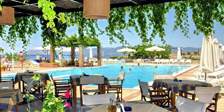 Ostrov Lesbos letecky: hotel Panselinos*** u pláže, polopenze i bazén