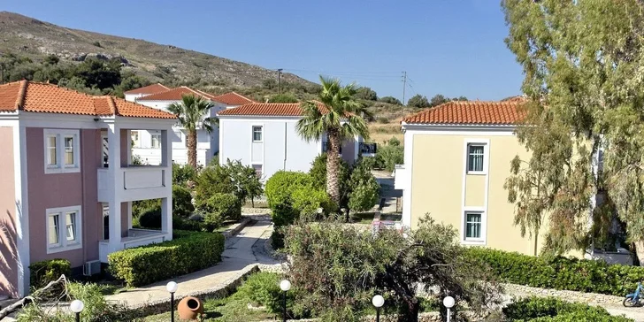 Ostrov Lesbos letecky: hotel Panselinos*** u pláže, polopenze i bazén