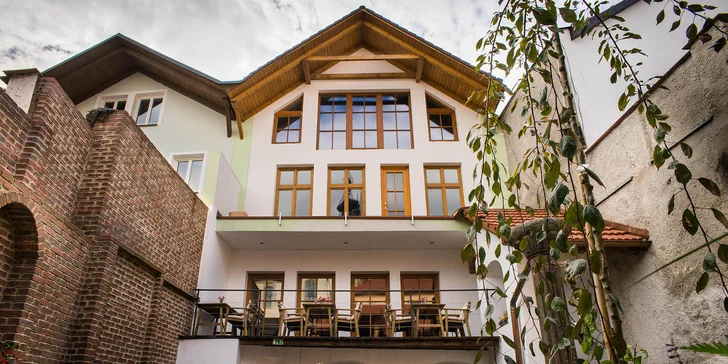 Degustační asijské menu v Litomyšli pro 2 osoby: polévka phở, krevety, knedlíčky gyoza a další