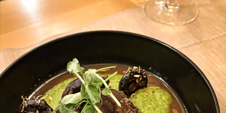 Degustační asijské menu v Litomyšli pro 2 osoby: polévka phở, krevety, knedlíčky gyoza a další