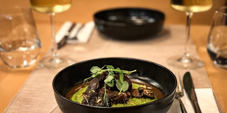 Degustační asijské menu v Litomyšli pro 2 osoby: polévka phở, krevety, knedlíčky gyoza a další