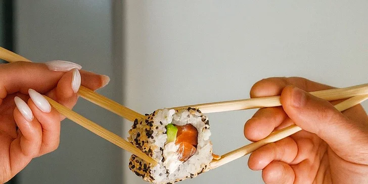 Kurz přípravy sushi pro dospělé i děti: maki, nigiri, tempura i futomaki vč. certifikátu