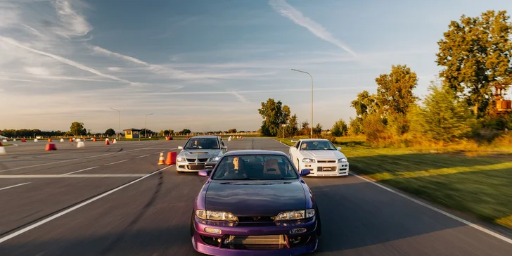 Jízda v Nissan Skyline R34, Nissan Silvia nebo Mitsubishi Lancer Evolution VIII: řízení i spolujízda, varianta s jízdou driftem