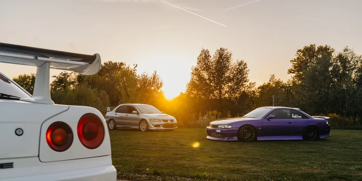 Jízda v Nissan Skyline R34, Nissan Silvia nebo Mitsubishi Lancer Evolution VIII: řízení i spolujízda, varianta s jízdou driftem