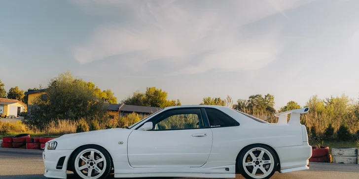 Jízda v Nissan Skyline R34, Nissan Silvia nebo Mitsubishi Lancer Evolution VIII: řízení i spolujízda, varianta s jízdou driftem