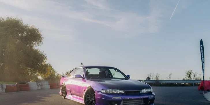 Jízda v Nissan Skyline R34, Nissan Silvia nebo Mitsubishi Lancer Evolution VIII: řízení i spolujízda, varianta s jízdou driftem