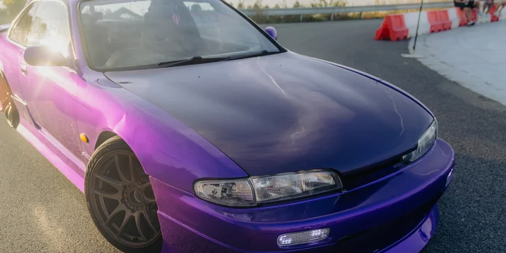 Jízda v Nissan Skyline R34, Nissan Silvia nebo Mitsubishi Lancer Evolution VIII: řízení i spolujízda, varianta s jízdou driftem