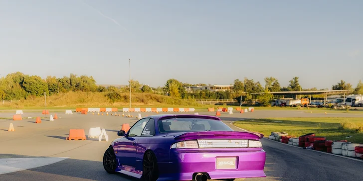 Jízda v Nissan Skyline R34, Nissan Silvia nebo Mitsubishi Lancer Evolution VIII: řízení i spolujízda, varianta s jízdou driftem