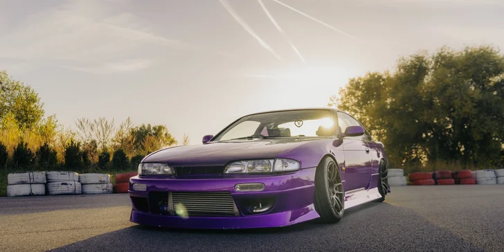Jízda v Nissan Skyline R34, Nissan Silvia nebo Mitsubishi Lancer Evolution VIII: řízení i spolujízda, varianta s jízdou driftem