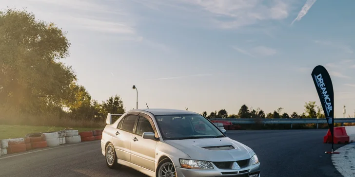 Jízda v Nissan Skyline R34, Nissan Silvia nebo Mitsubishi Lancer Evolution VIII: řízení i spolujízda, varianta s jízdou driftem