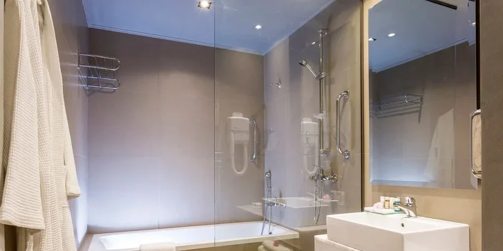 Dovolená na Korfu: 4* hotel Aeolos Beach u pláže, all inclusive, bazén i let