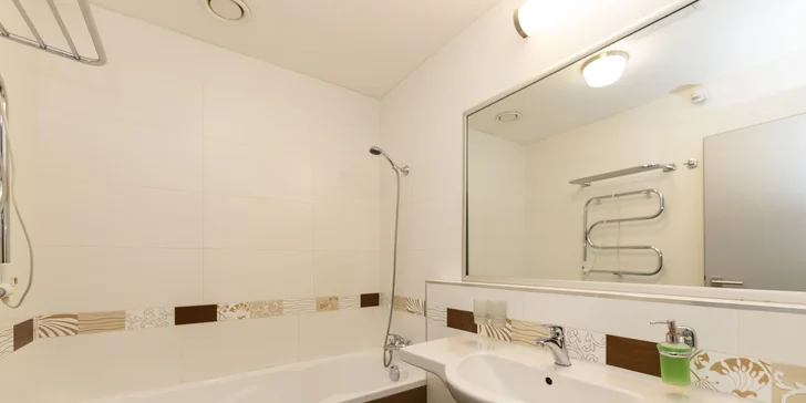 Pohodový odpočinek v Benešově: snídaně či polopenze a sportovní aktivity i wellness