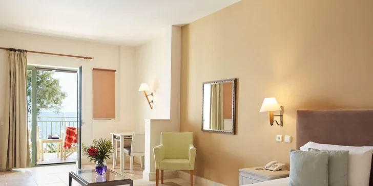 Odpočinek pouze pro dospělé: 4* hotel Giannoulis Grand Bay Beach Resort s all inclusive