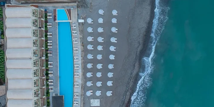 Odpočinek pouze pro dospělé: 4* hotel Giannoulis Grand Bay Beach Resort s all inclusive