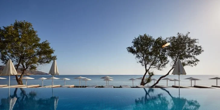 Odpočinek pouze pro dospělé: 4* hotel Giannoulis Grand Bay Beach Resort s all inclusive