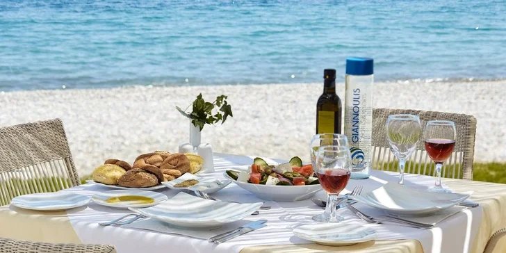 Odpočinek pouze pro dospělé: 4* hotel Giannoulis Grand Bay Beach Resort s all inclusive