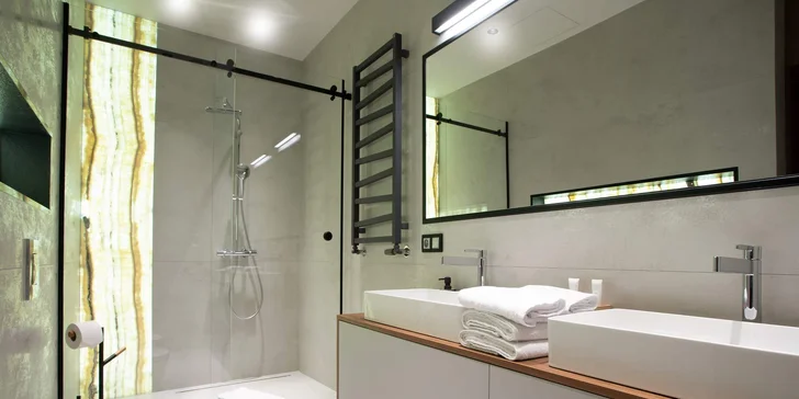 Luxusní apartmány ve Sky Tower: nejvyšší budova Wrocławi a nedávno i Polska, možnost jacuzzi