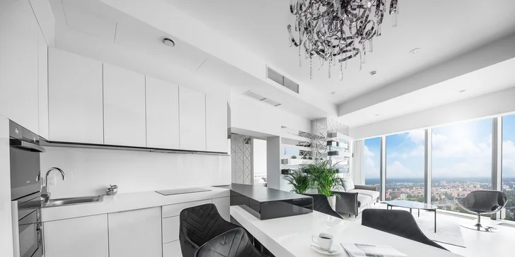 Luxusní apartmány ve Sky Tower: nejvyšší budova Wrocławi a nedávno i Polska, možnost jacuzzi