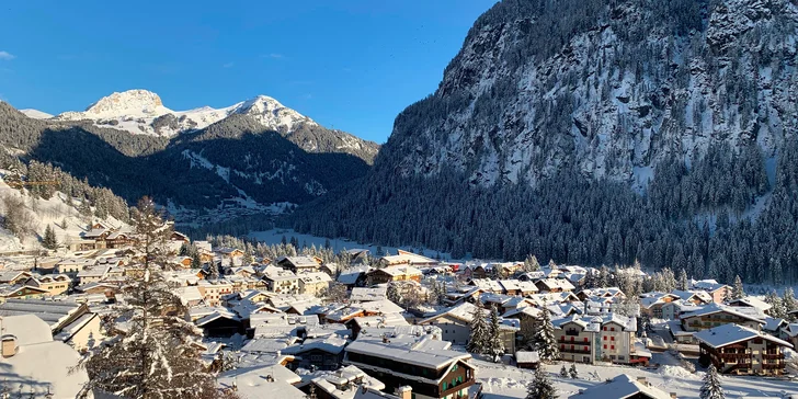 Dovolená v Dolomitech ve Val di Fassa: snídaně či polopenze, neomezený wellness i skibus