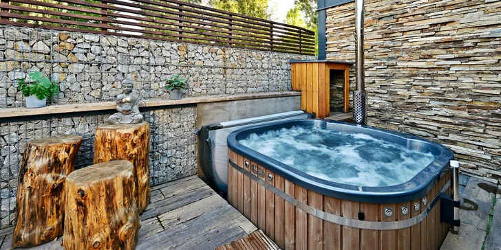 120 min. v privátním wellness pro 2-4 osoby: finská sauna i venkovní vířivka