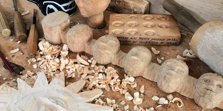 Dejte prostor své kreativitě: kurz řezbářství či linorytových razítek pro 1 i 2 osoby