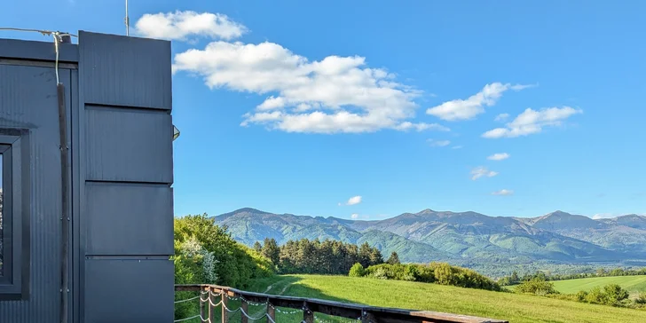 Příjemná chatka s výhledem na Malou i Velkou Fatru: welcome drink a ubytování až pro 4 osoby